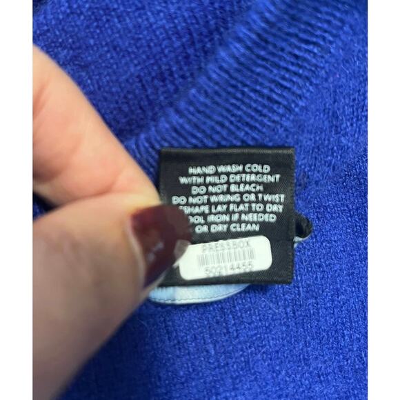 C by Bloomingdale 100% 2 Ply Cashmere Sweater Electric Blue Small (Tags says M) - Picture 6 of 6